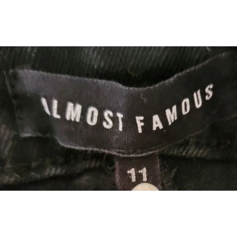 Almost Famous Womens Black Distressed Denim Shorts Size 11 - Picture 2 of 5